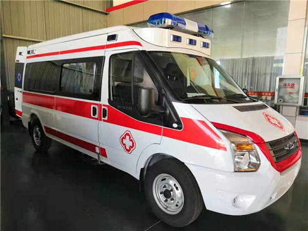 平阴县福特V362救护车